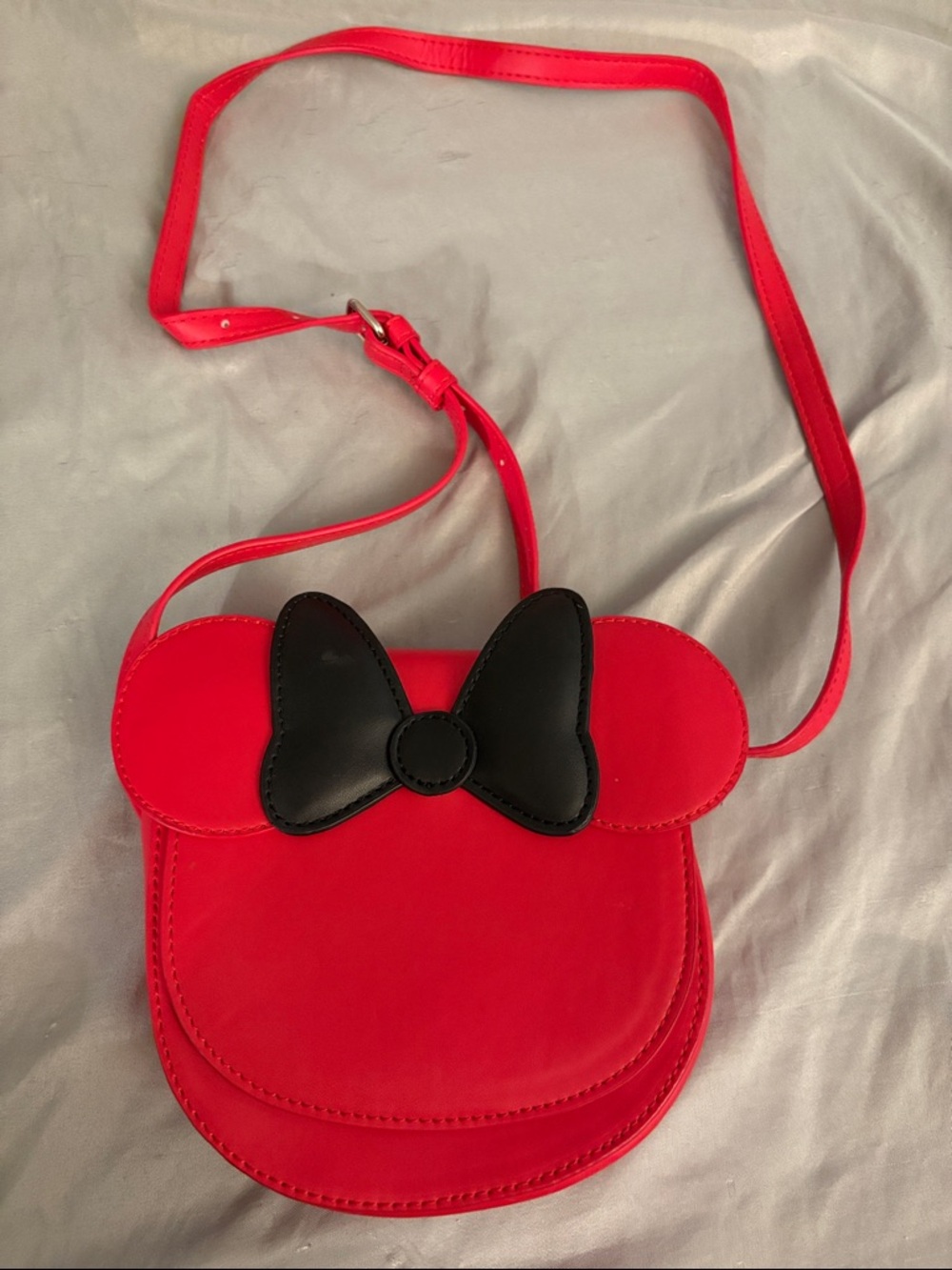 *BRAND NEW* Disney Red Kids Crossbody Bag with Black Bow
